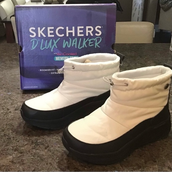 Rare White Skechers D’Lux Walker Boots - Picture 1 of 2